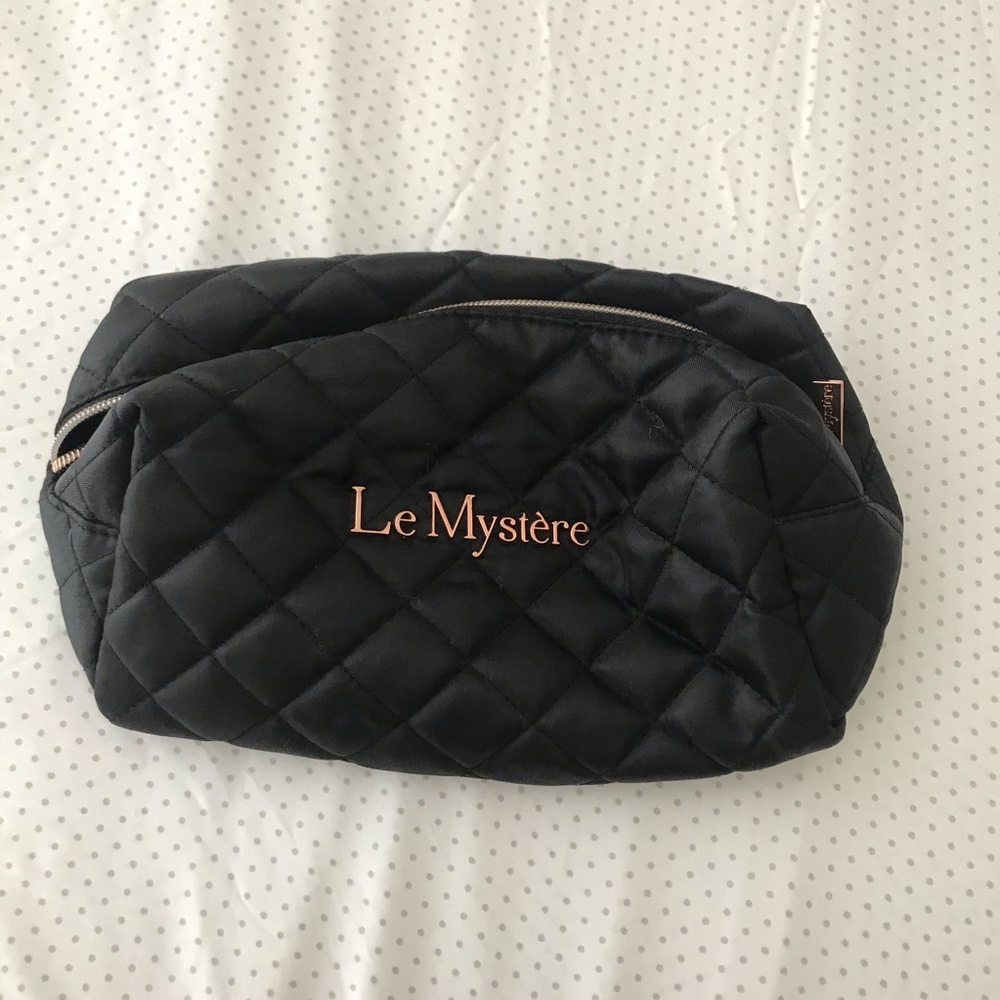NWOT Le Mystere Cosmetic Pouch
